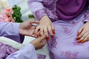 Brides hands