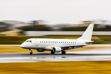 飛行機と滑走路
