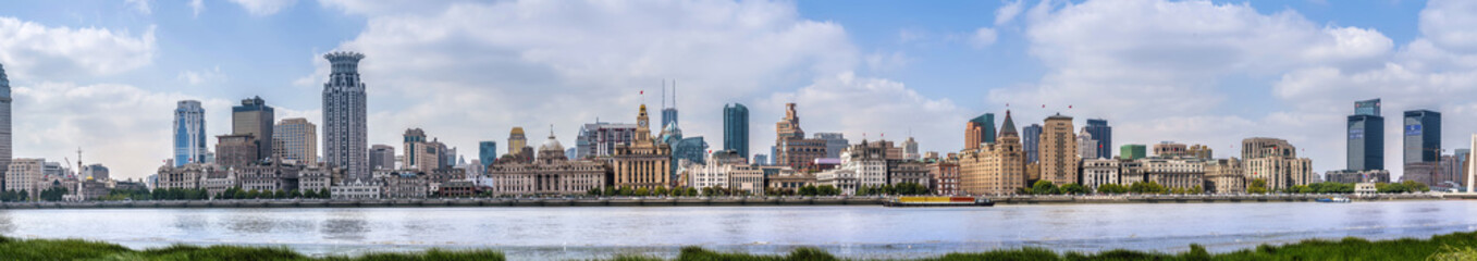 Fototapeta na wymiar Panoramic view of the Bund, Shanghai