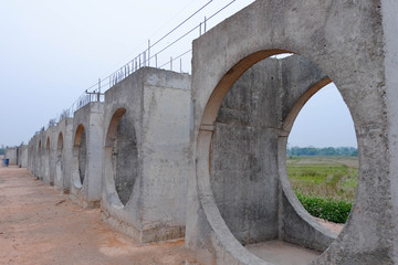 build a concrete drain.Concrete drainage tank .