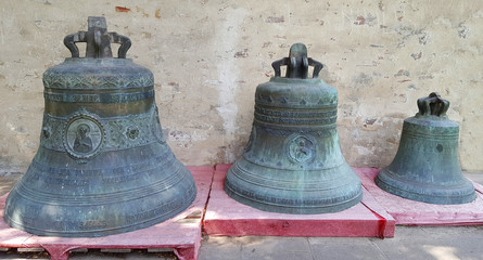 Obraz premium Three old church bells