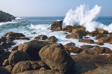 Fototapeta premium beautiful scenic view of ocean and blue sky, unawatuna, sri lanka