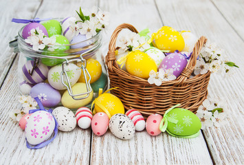 Obraz na płótnie Canvas Easter eggs and spring blossom