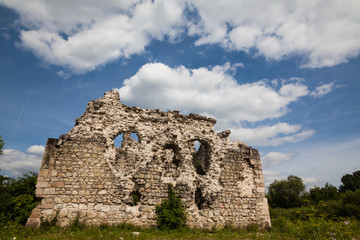 Fototapeta na wymiar Ruins of the castle of the Knights Templar order (XIV century) Serednie village, Transcarpathian region