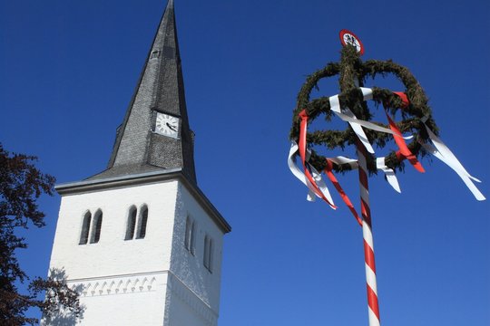 Maibaum in Orsoy am Niederrhein