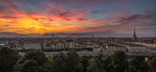 Vista panoramica di Torino al tramonto