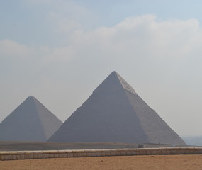 Fototapeta na wymiar Giza pyramids