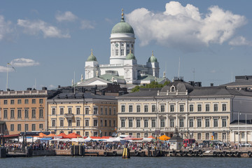 Fototapeta premium Helsinki, Finnland,Stadtansicht mit Kathedrale
