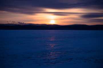 Fototapeta premium sunrise over the lake