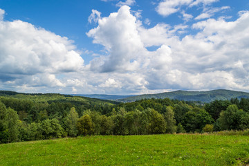 Zielone wzgórza gór Bieszczad, Polska © Senatorek