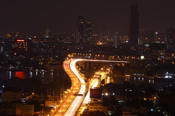 Fototapeta na wymiar View of bangkok city and road at night