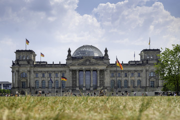 Obraz premium The Reichstag Building in Berlin
