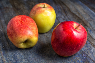organic apples from Ecuador