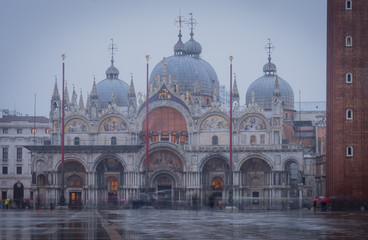 Fototapeta na wymiar Venise, Italy - 03 11 2018: Le grand canal, la place San Marco la Basilique San Marco et ses détails de colonnes de marbre