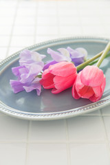 チューリップとカトレア