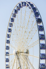 Fototapeta premium Ferris wheel on blue sky