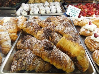 ナポリの菓子スフォリアテッラ