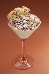 レストランの綺麗なデザート