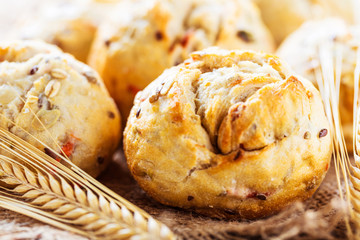 Knusprige brötchen vom Bäcker