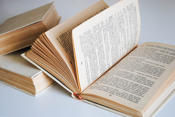 Obraz premium The old open book on the table