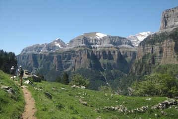 Valle de Ordesa, Pireneje, Hiszpania - niezwykle widokowa ścieżka Faja de Pelay  © Iwona