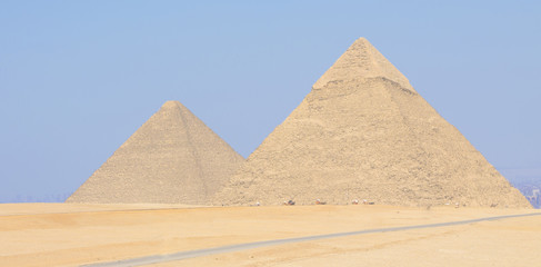 Traveling to Cairo Giza Egypt to see the Pyramids