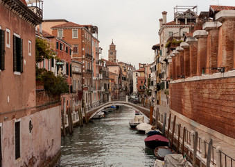 Fototapeta na wymiar Beautiful channel in Venice