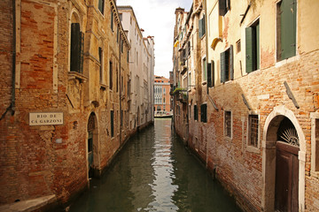 Fototapeta na wymiar Beautiful old Canal Water in Venice, Italy
