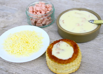 vol au vent,béchamel,jambon et fromage
