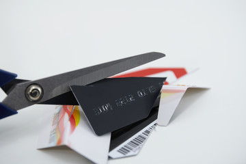 credit cart cutting