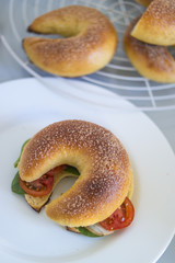 sandwich in the form of a crescent (a sandwich-croissant)