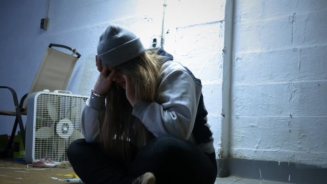 A Woman checks herself into rehab from a trap house ALT