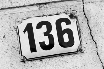 Hausnummer 136