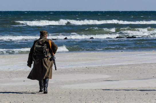 SOLDIER FROM SECOND WORLD WAR - Soldier of the 1st Army of the Polish Army on the sea beach