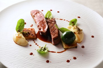 肉料理、グリル、ステーキ、煮込み