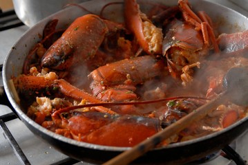 イタリア料理を作る手元