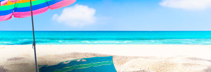 sonnenschirm, badetuch, sandstrand, meer