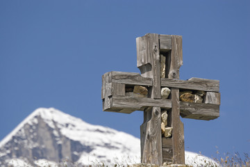 Steinkreuz mit Wiesbachhorn