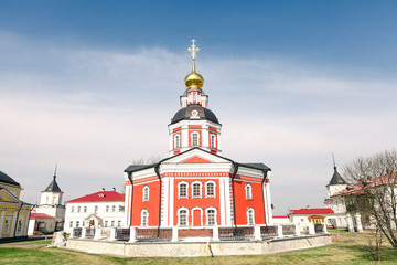 Fototapeta na wymiar Trinity Cathedral in the Trinity-Sergius Varnitsky Monastery
