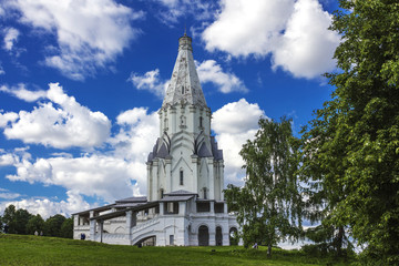 Fototapeta na wymiar The Church of the Ascension in Kolomenskoye, Moscow, Russia in summer. Blue sky, beautiful summer day.