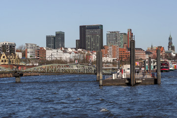Fototapeta premium blick auf hamburger hafen