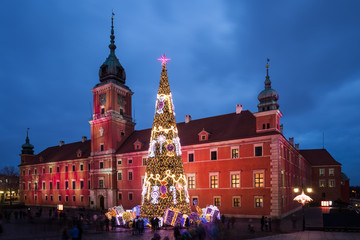 Fototapeta premium Royal Castle and Christmas Tree in Warsaw