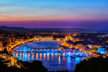 Naklejka premium Budapest City At Blue Hour By The Danube River In Hungary