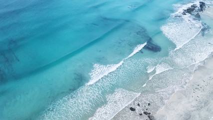 Panele Szklane  Fala na plaży jako tło. Piękne naturalne tło w okresie letnim