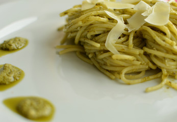 pasta spaghetti with pesto sauce