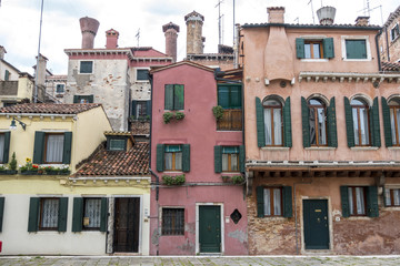 Fototapeta na wymiar Fassaden in Venedig, Italien