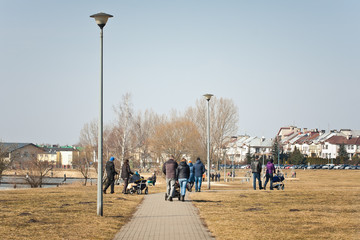 Spacerowicze © Mariusz Stoszewski