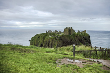 Fototapeta premium Dunnottar Castle, Stonehaven, Aberdeenshire, Scotland, UK. Scotland landscape.