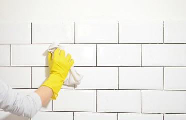 washing tiles after kitchen reconstruction