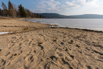 auftauendes Eis am Lipno Stausee